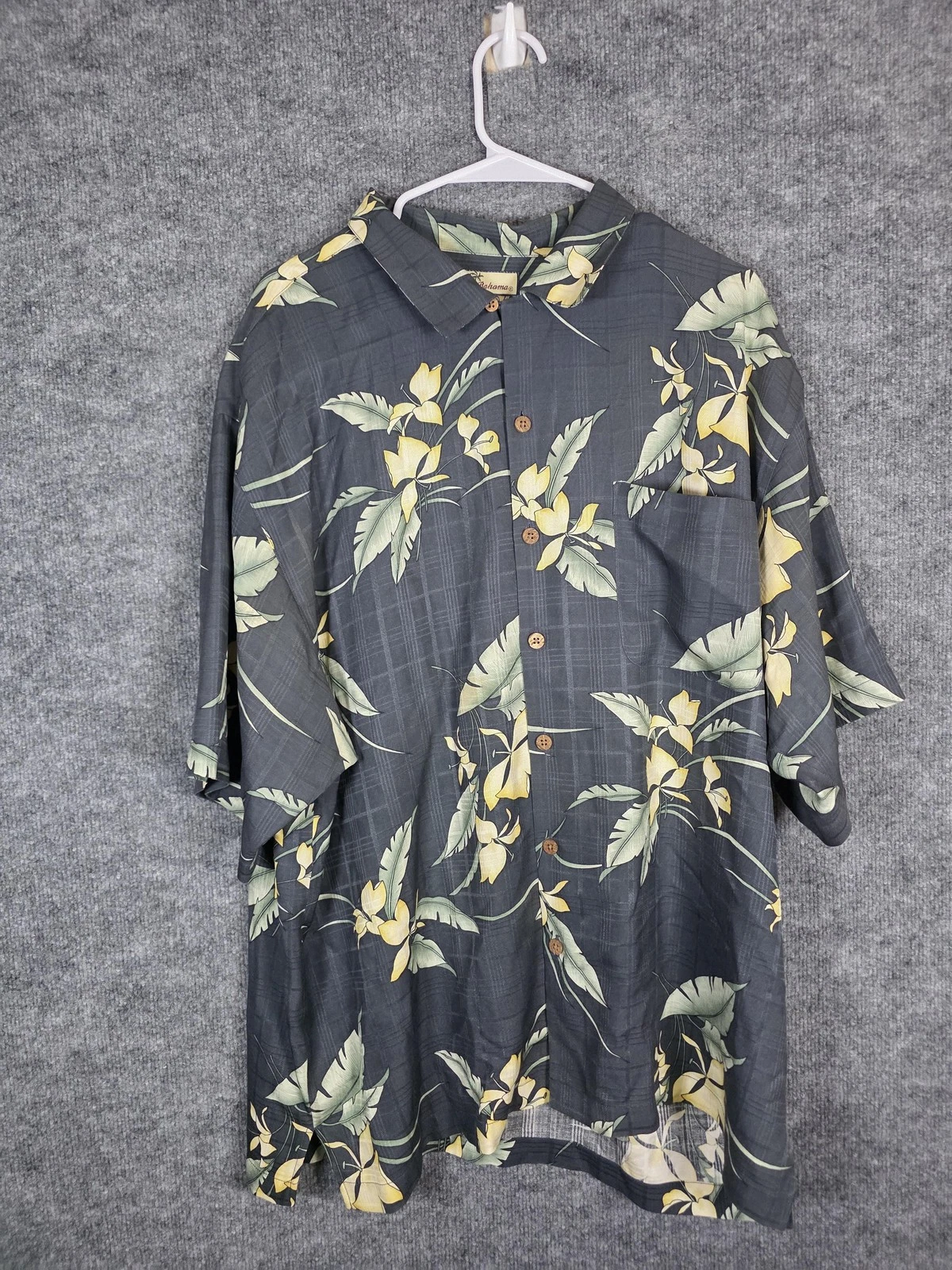 Tommy Bahama Shirt Mens XL Gray Yellow Floral Silk Hawaiian Button Front Casual
Opens in a new windo