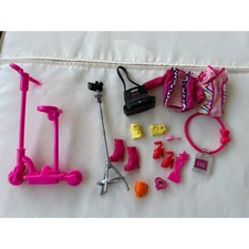 Lote de accesorios para muñeca Barbie rosa ropa scooter zapatos mochila trípode conjunto de 15 piezas