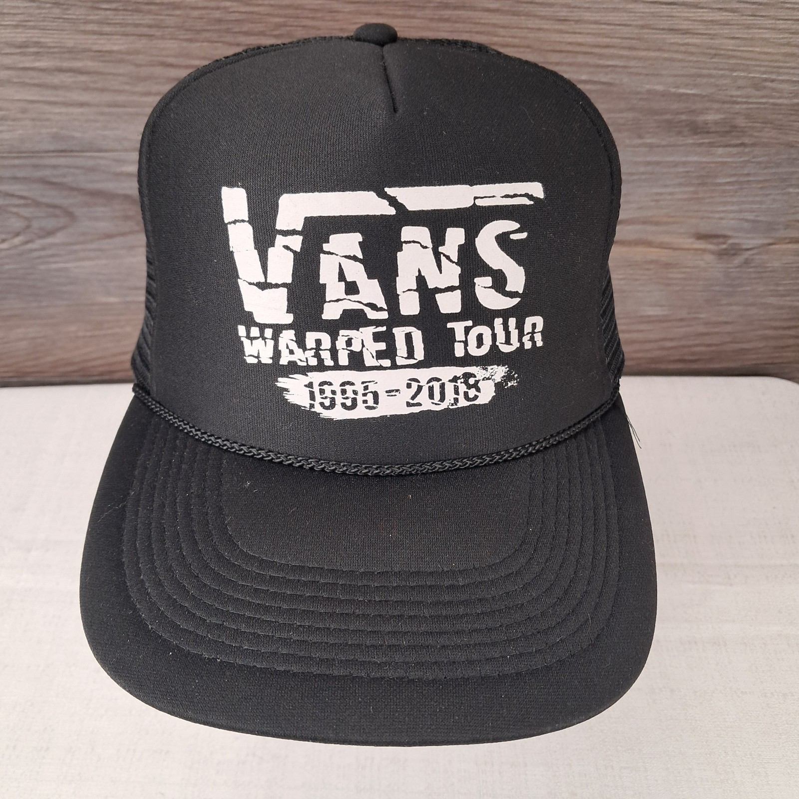 Van's Warped Tour 1995 - 2018 Black Snapback Trucker Style H