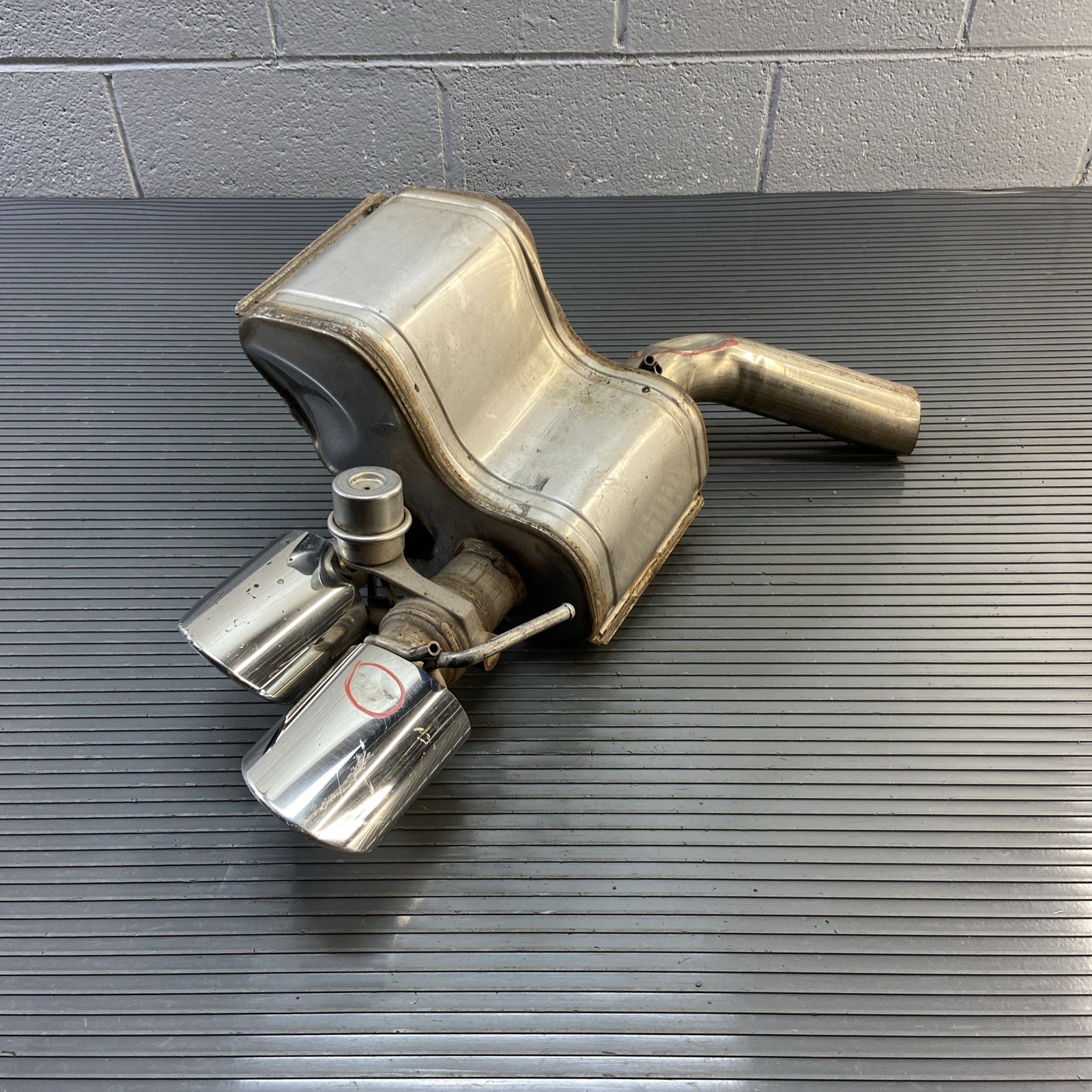 Maserati Ghibli 2014-2019 REAR+LEFT Muffler