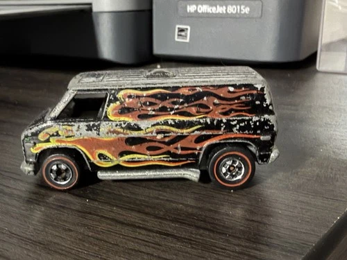 Vintage Mattel Hot wheels   1974 Black Super Van Flames Red line wheels
