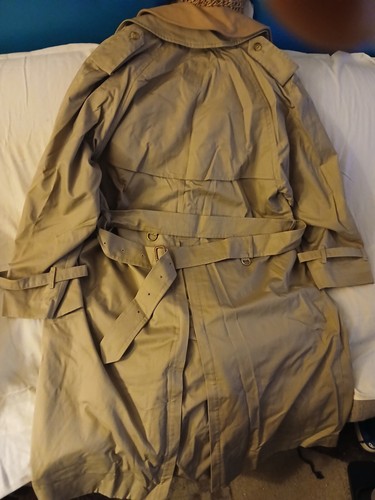 Mens Burberry London Trench coat - Picture 17 of 24