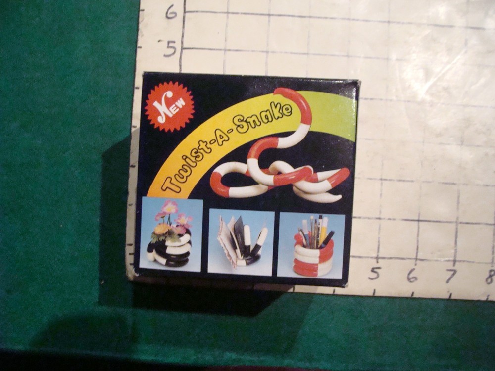 Vintage unsued  in box: TWIST-A-SNAKE, limitless sculptural puzzle