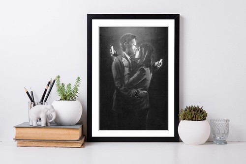 MOBILE LIEBHABER GERAHMTES POSTER GRAFFITI BILD DRUCK KUNSTWERK 4 GRÖSSEN BANKSY STIL - Bild 10 von 14