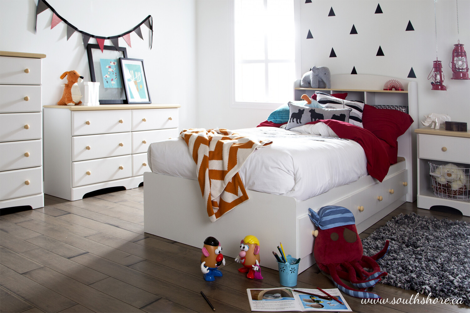 twin kids bedroom