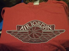 Nike Air Jordan Vntg Men?s Size XL Ball And Wings Silver & Red Logo Excellent!!