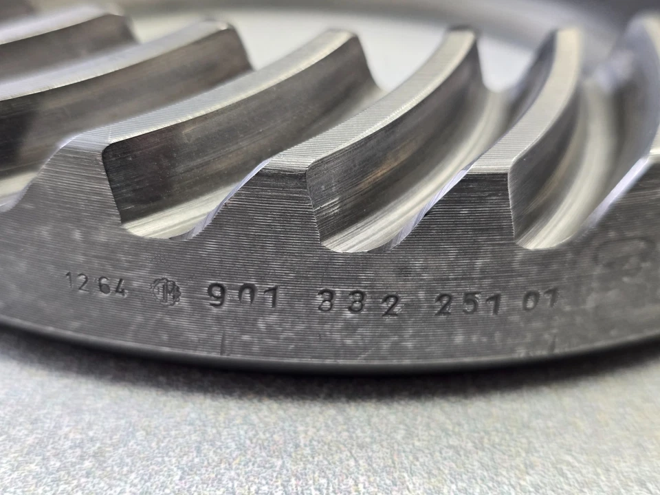 BONITO ENGRANAJE ANILLO 31 DIENTES TRANSMISIÓN ORIGINAL PORSCHE 911 912 901 USADO 12/64 Foto 3 de 4