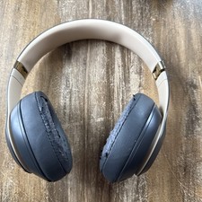 Beats by Dr. Dre Studio3 Bluetooth On Ear Wireless Headphones - Shadow Gray READ