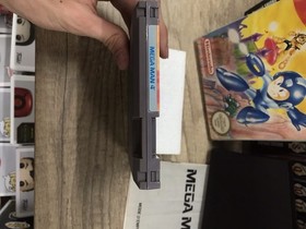 Nintendo NES Mega Man 4 boite et jeu NOE notice FRA avec cale poly bon etat