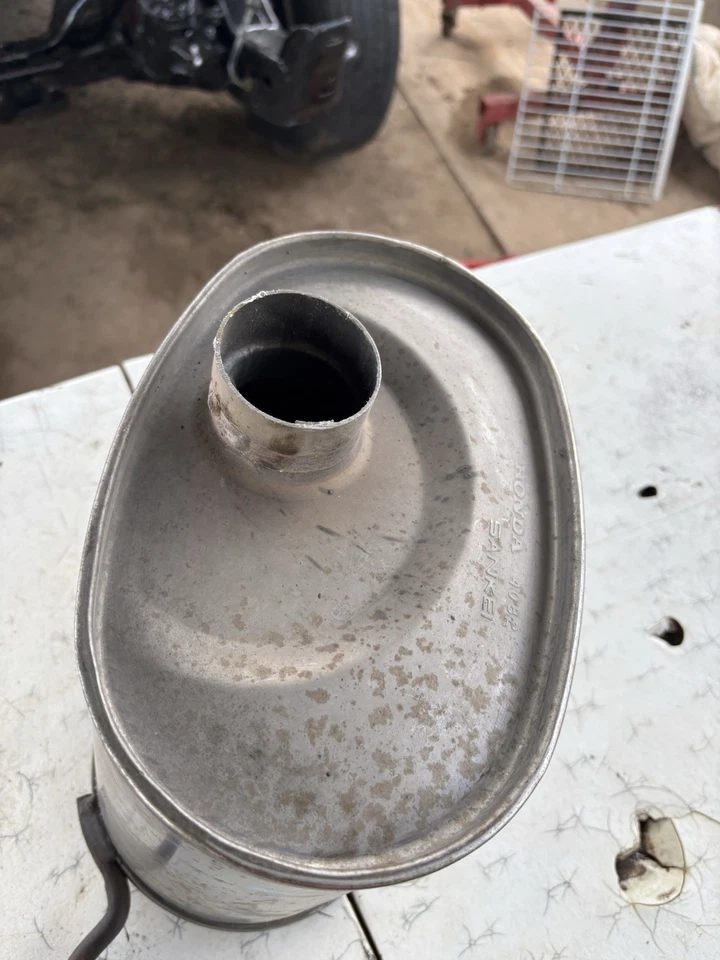 Honda Accord 1998 2002, Acura 4 puertas 2,3 L centro de escape resonador 4082 (silenciador) Foto 4 de 4