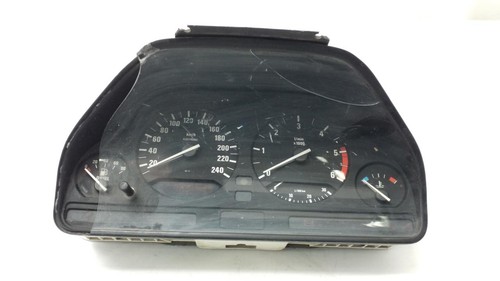 BMW E34 Tacho Tachometer Kombiinstrument 1391892 6160531003