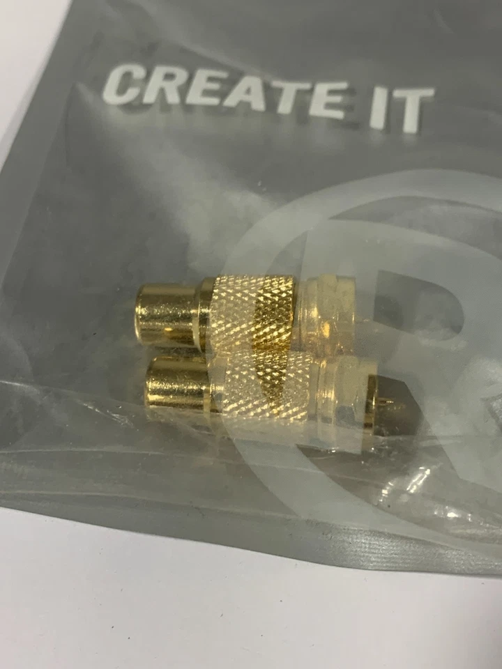 RadioShack 2 Pack Audio Coupler F-Connector male to RCA (phono) female. 278-0475 - Image 2 of 4