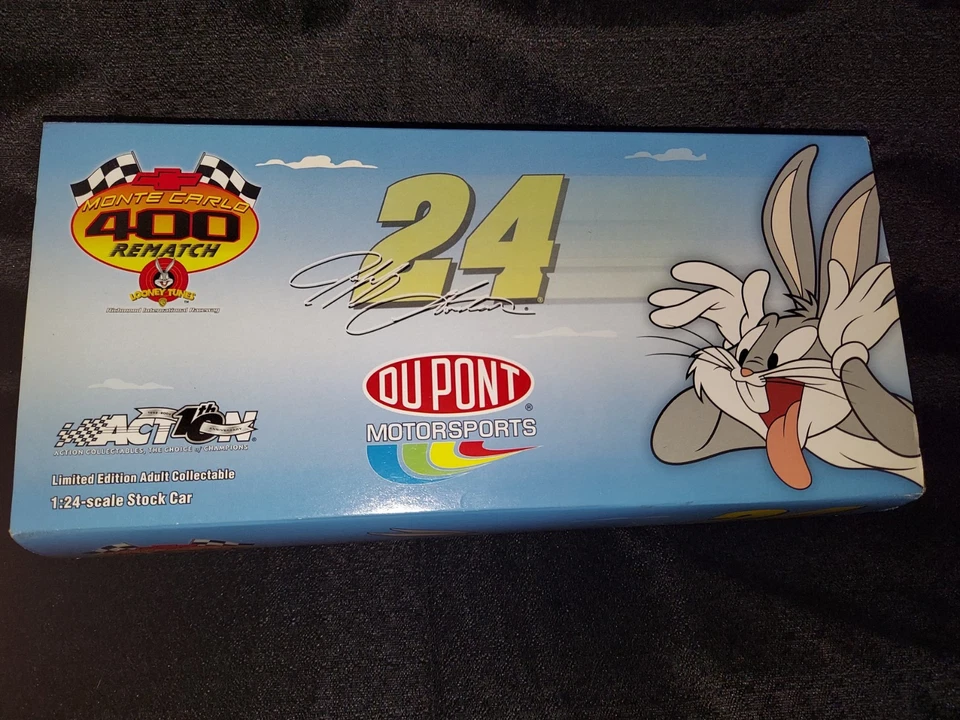 Jeff Gordon #24 Dupont Looney Tunes Revanche 2002 Club Car Bank (Novo Na Caixa) - Imagem 2 de 4