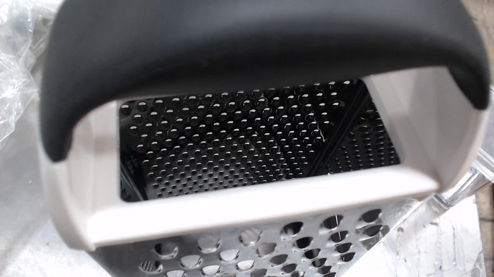 Rallador de caja usado como nuevo_OXO Good Grips plateado, 1 EA_plateado_talla 1 EA Foto 4 de 4