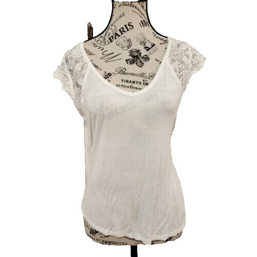 NO BOUNDARIES white blouse- size M (7-9)