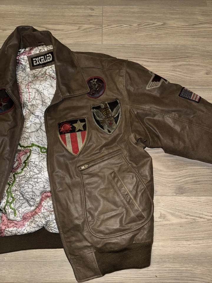 Chaqueta de bombardero vintage 100 % cuero con parches militares de Europa piloto de combate Foto 4 de 4