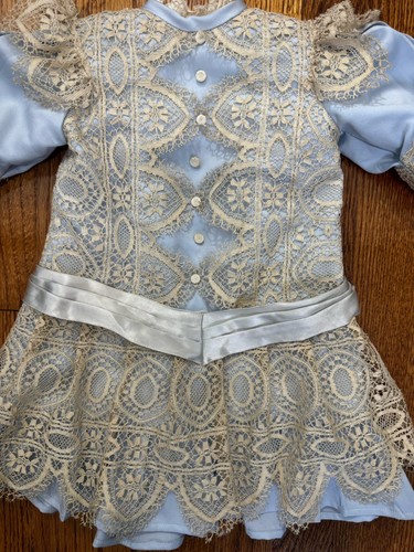 Vintage Puppenkleid französisches Puppenkleid Künstler hergestellt Seidenkleid Spitze Couture Kostüm - Bild 3 von 11