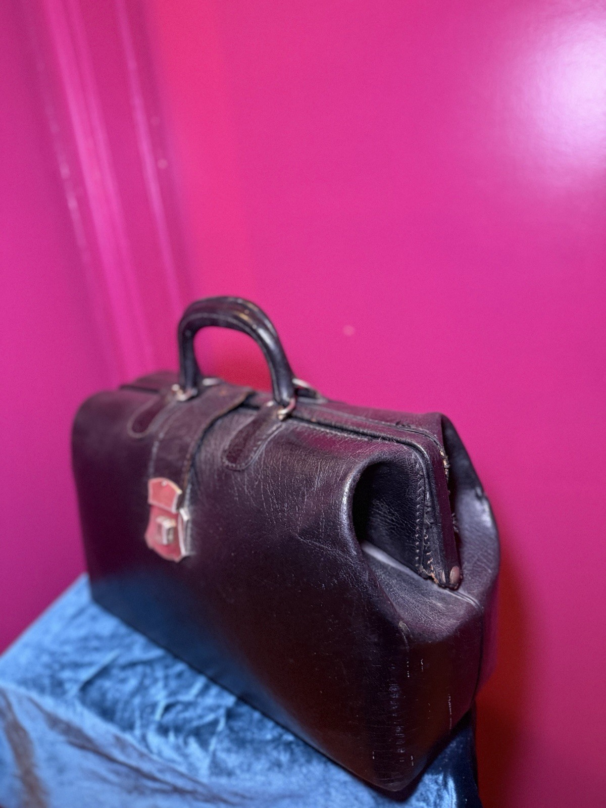 1940-50 Antique Doctor Bag M.D Genuine Black Leather Medical Bag oddities prop