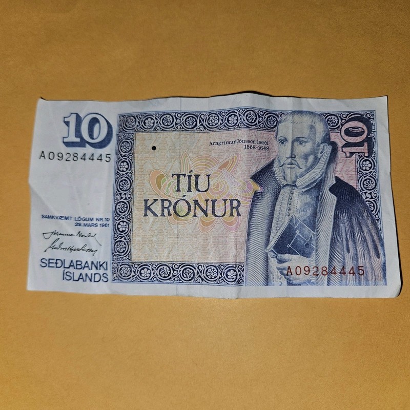 Iceland 10 Kronur L.1961 Year 1981-1986 Circulated Banknote
