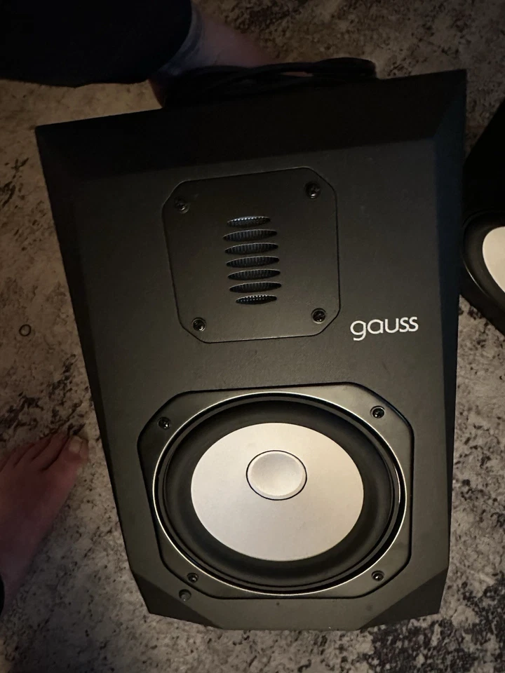 Monitores de estudio Avantone Gauss 7 Powered Foto 3 de 4