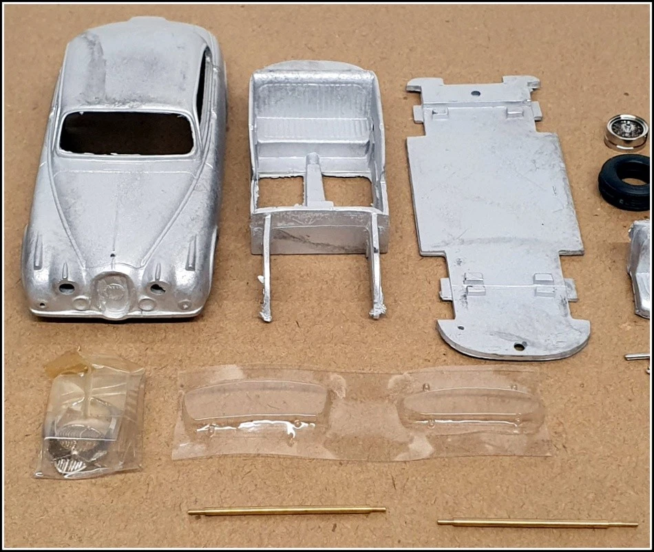 Kit SMTS escala 1/43 sin construir CL20 - Jaguar Mk2 Foto 3 de 4