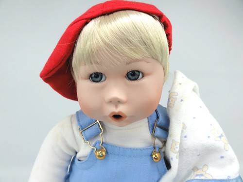 Ashton Drake Porcelain Doll “My Beary Softest Blanket” 13” COA: 4725A - Picture 9 of 12