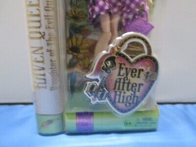 Boneca Ever After High Raven Queen Enchanted PicNic