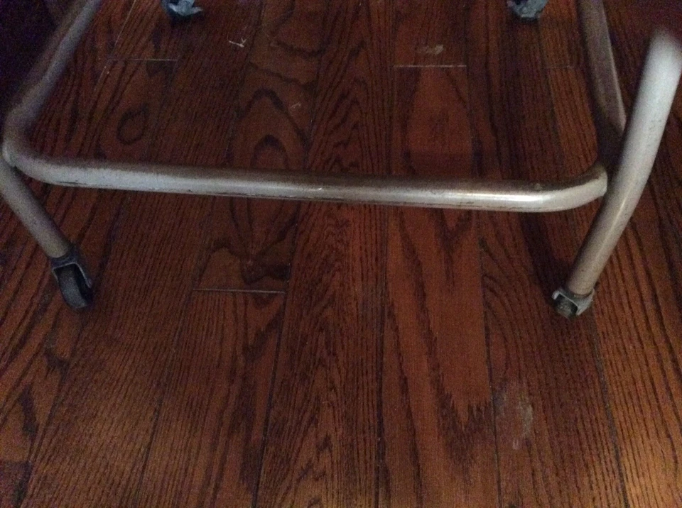 Carro industrial vintage de metal/formica para todo uso sobre ruedas - muy bueno Foto 4 de 4