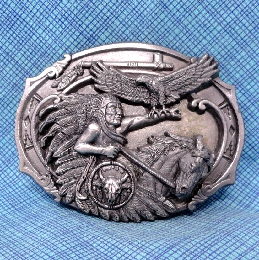 Cocar Chief Eagle cinto de penas fivela nativo americano vintage anos 80 AGBC .QRT570 - Imagem 2 de 4