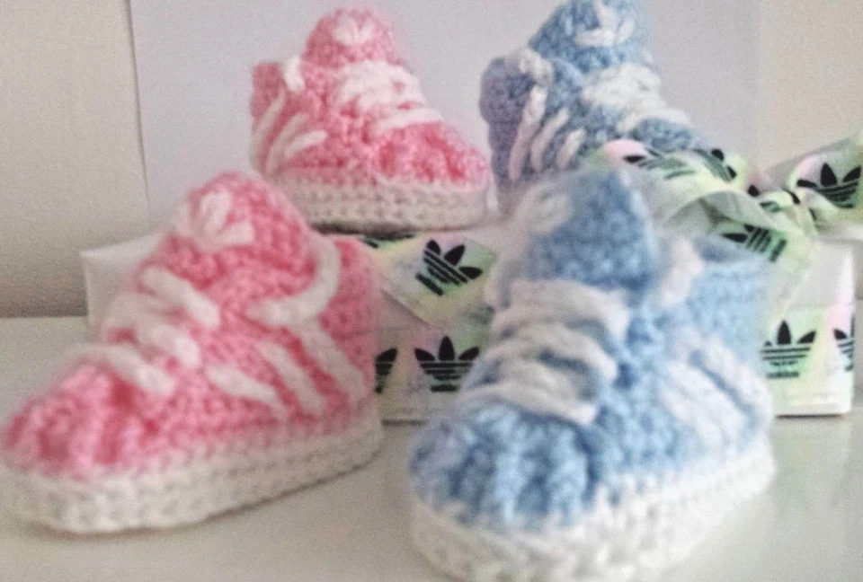 BABY CROCHET KNITTING HAND SHOES TRAINERS  CLOTHES SOCKS HATS CAPS BOOTS — 第 4/4 张图片