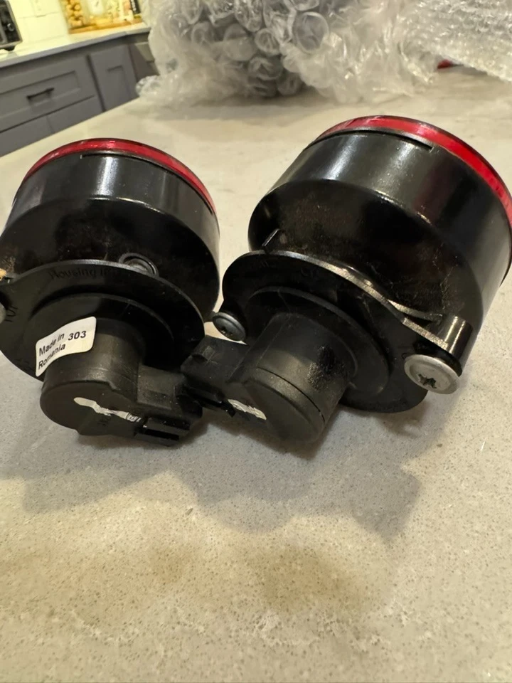 Reflector de parachoques trasero/luces antiniebla Ferrari FF 2012-2016 OEM (par)  Foto 3 de 4