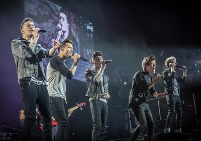 ONE DIRECTION (Pop-Band) Konvolut 9 Fotos
