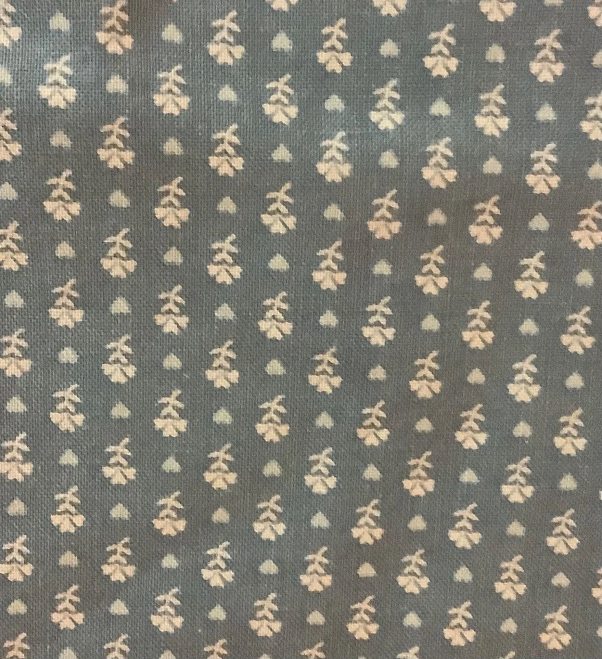 Preown handmade Peter Rabbit crib quilt & heartshape cushion, good cond, washed - Image 4 of 4