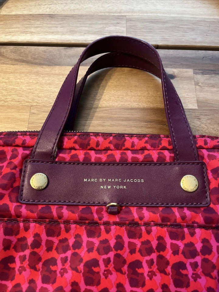 Bolso Bandolera Marc Jacobs Rosa Estampado Leopardo Foto 2 de 4