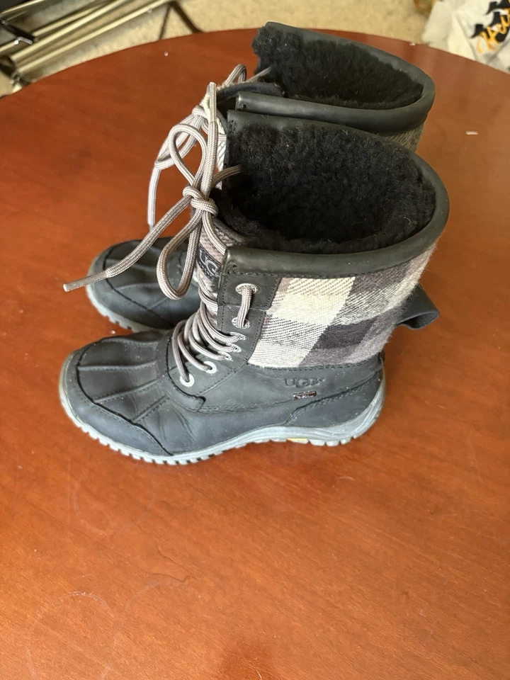 UGG Adirondack Women's black & gray Event Waterproof Vibram Boots USA Size 6 - Image 3 of 4
