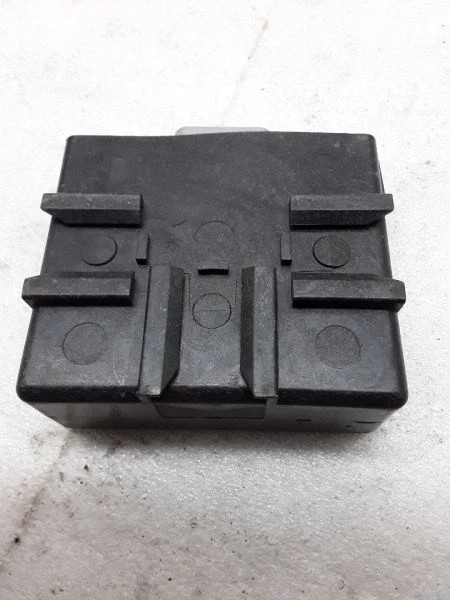 Módulo de relé de antena 1996 TOYOTA T100 85914-35030 HO-22-1P Foto 3 de 3