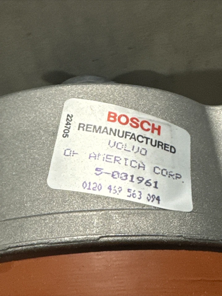 REMAN EN EE. UU., ALTERNADOR PARA 1978-82/1983-84, SERIE VOLVO 260/760, 2,7 L, 2,8 L Foto 2 de 4