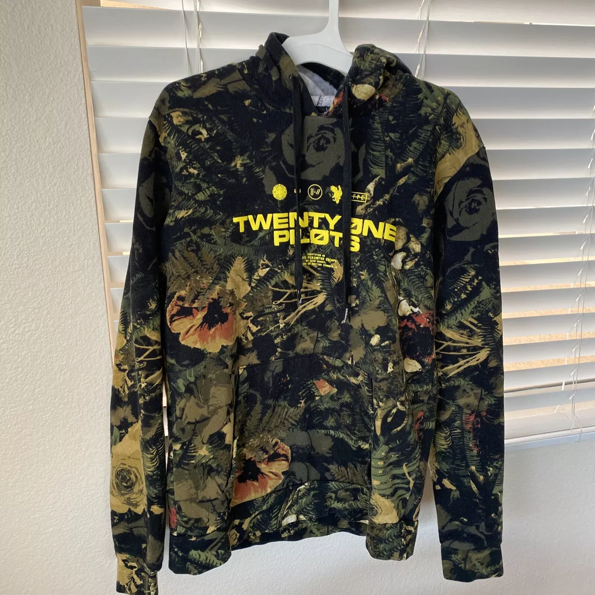 Mentalmente Obediente Florecer Twenty One Pilots Trench Hoodie Medium Pullover Official Band Album Flower  Camo | eBay