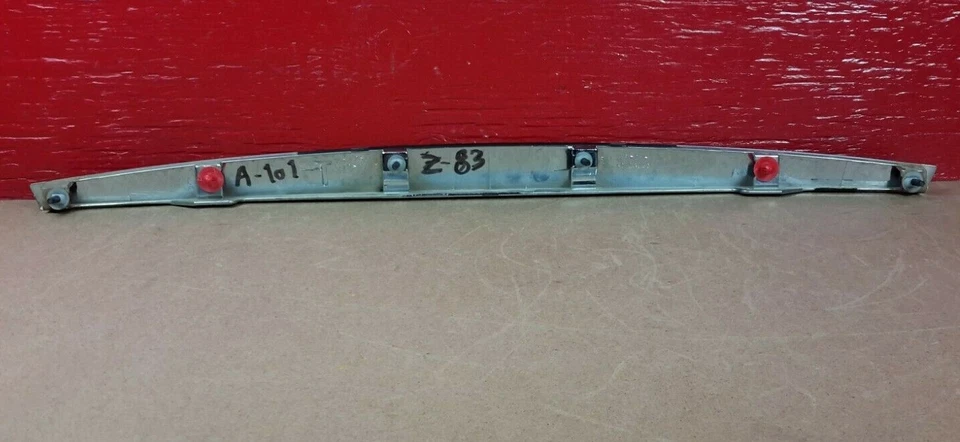 2003-2005 Infiniti FX35 FX45 Molding Chrome Rear Trunk Upper Trim OEM - Imagem 3 de 3