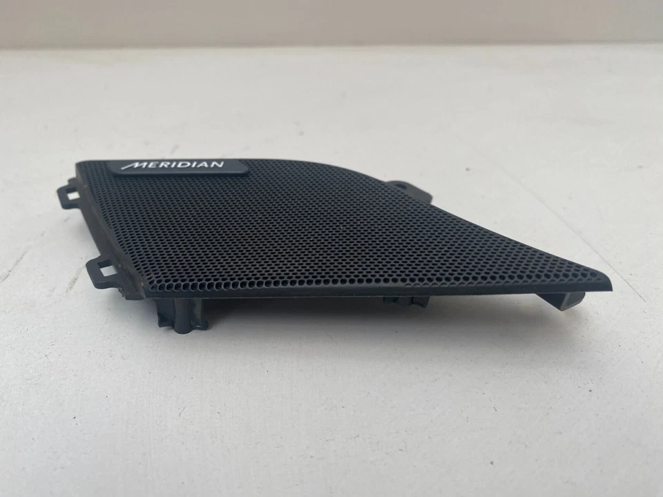 JAGUAR XE X760 FRONT PASSENGER SIDE DOOR TWEETER SPEAKER COVER TRIM GX7318C863AC - Image 4 of 4