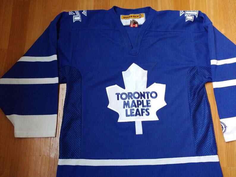 NHL Toronto Maple Leafs jersey, vintage Koho t-shirt, 90s