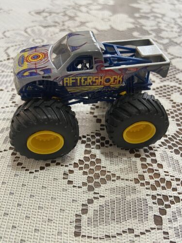 Hot Wheels Monster Jam AFTERSHOCK Monster Truck 1:64 Diecast Collectable Toy - Picture 6 of 8