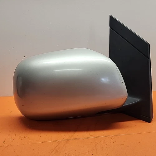 2004 - 10 Toyota Sienna Passenger Right Mirror power heated Silver W/O T Signal 