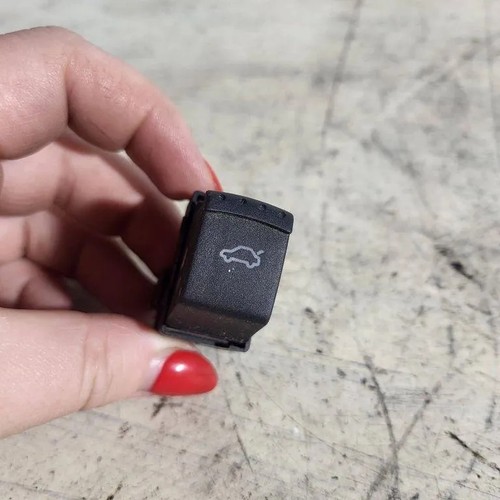 VW PASSAT B5 3B3 Heckklappenöffnungstaste 1J0959831A 2.50 Diesel 110kw 31501276