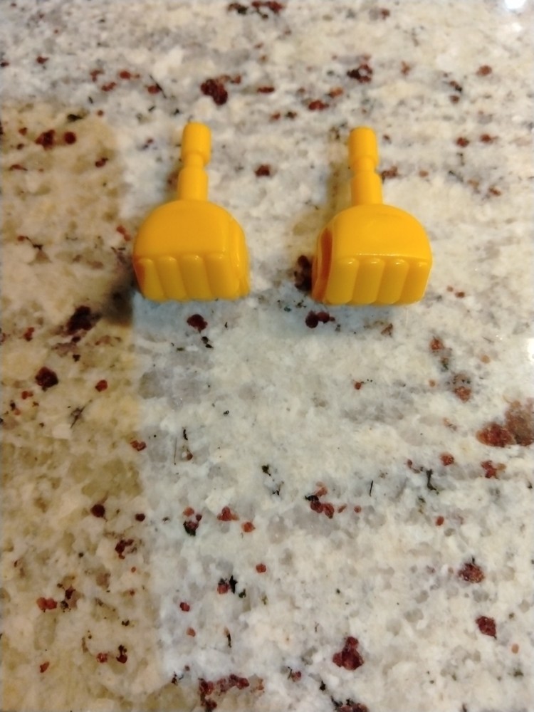Transformers 1984 G1 Sunstreaker Replacement Parts Yellow Left Right Fists Set