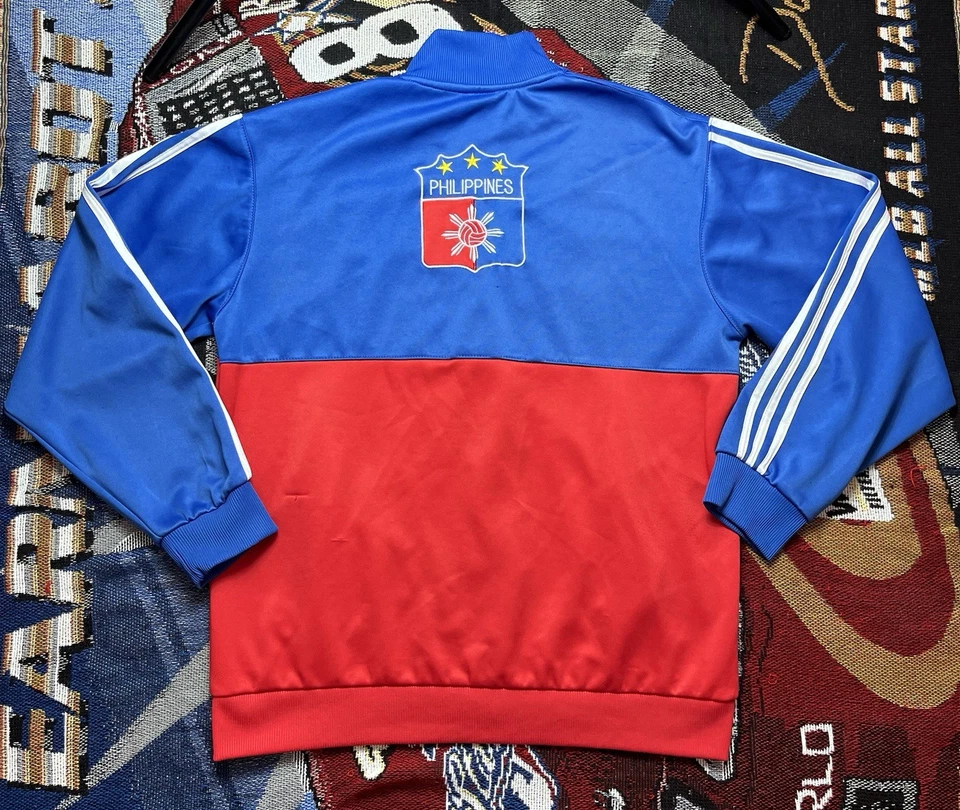 Chaqueta deportiva vintage Adidas Filipinas bandera cremallera completa rojo blanco azul 24x28 Foto 2 de 4