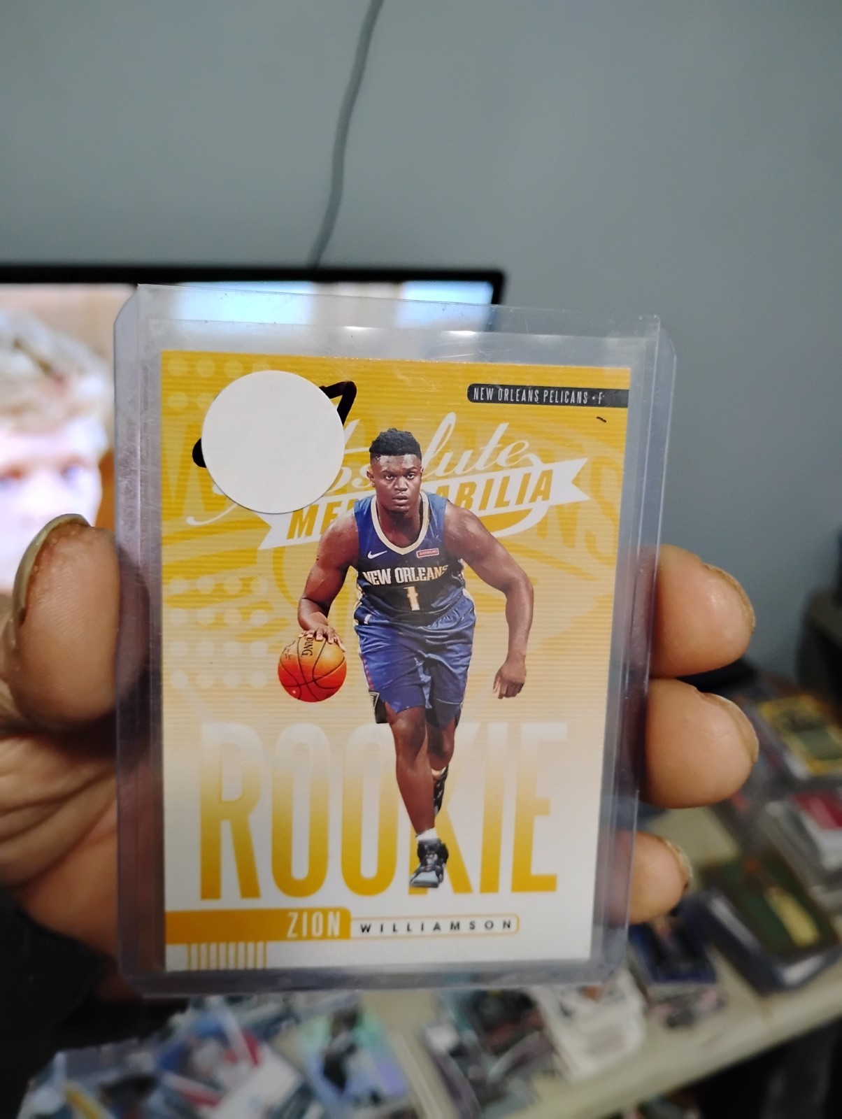2019-20 Panini Absolute Memorabilia - Rookies Yellow Zion Williamson #1 (RC)