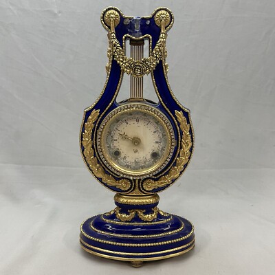 V&A Marie Antoinette Uhr Porzellan & Ormolu Leierform Franz Hermle 2 Juwelen
