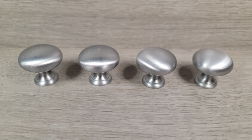 4 Runde Satin Nickel Küche Schrank Knopf Schublade Ziehen 1 1/8" Durchmesser mit 1" Schraube