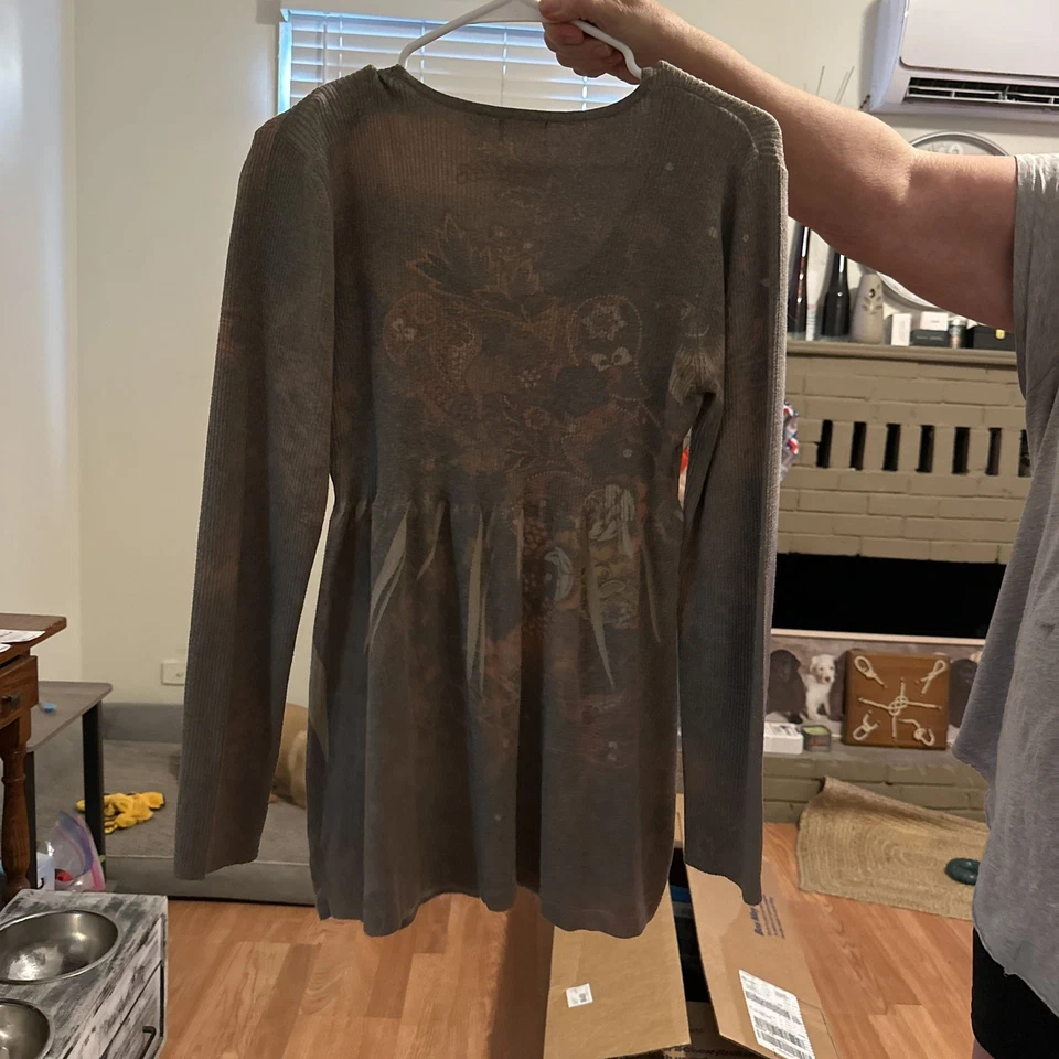 Vestido Babydoll Free People Día y Noche Dorado Metálico Manga Larga Foto 2 de 2